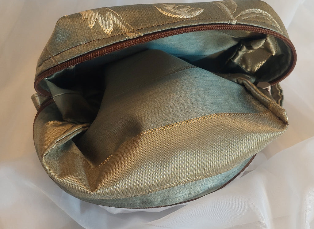 Makeup bag