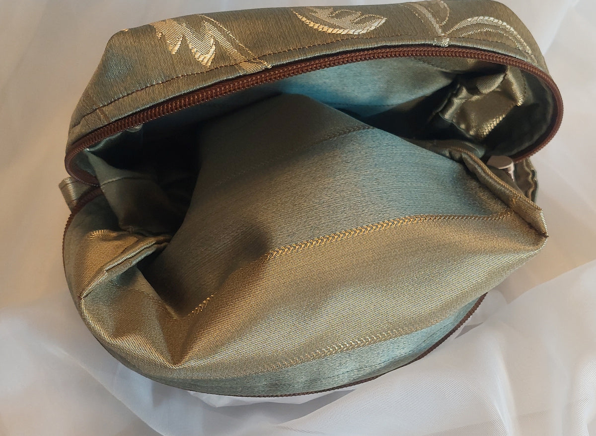 Makeup bag